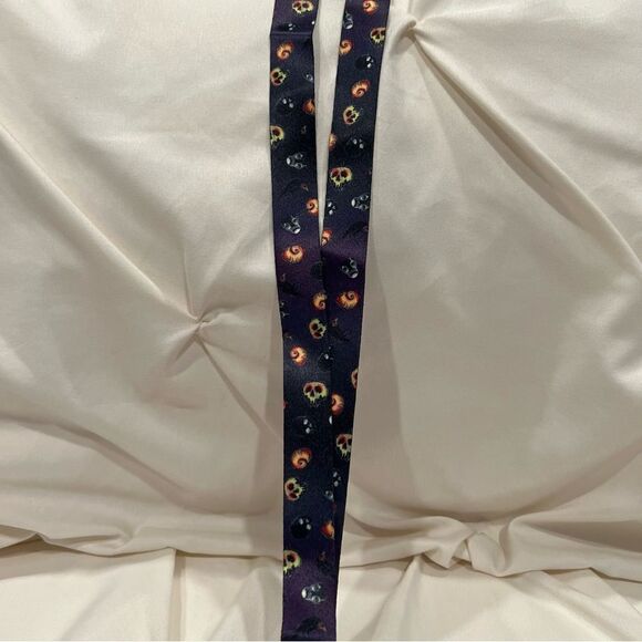 Bioworld X Disney Villains Double Sided Lanyard ID Holder ID cardholder NWT - Picture 6 of 9